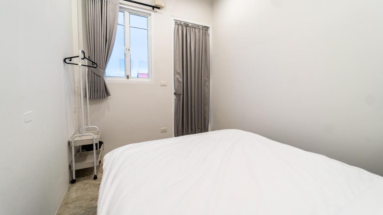 Pier 808 Hostel Бангкок Экстерьер фото