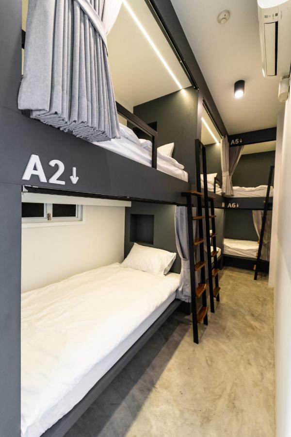 Pier 808 Hostel Бангкок Экстерьер фото